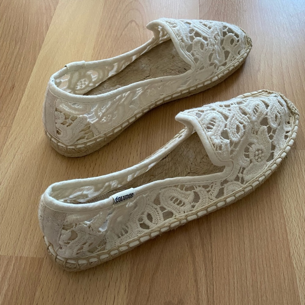 BRAND NEW, in box, never been worn, Soludos ivory tulip lace espadrilles, size 7